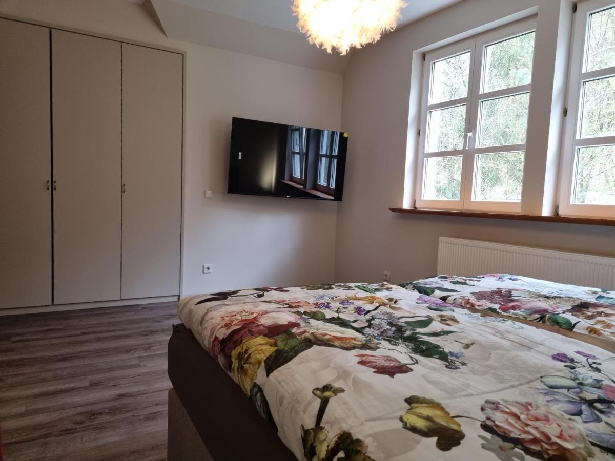 5 Sterne Bahnhoftraum, Appartement "Waldliebe" 133Qm, Grosse Terrasse 70Qm, Qr Code Scannen Fuer Virtuellen Rundgang, Premium Ausstattung Braunfels Kültér fotó