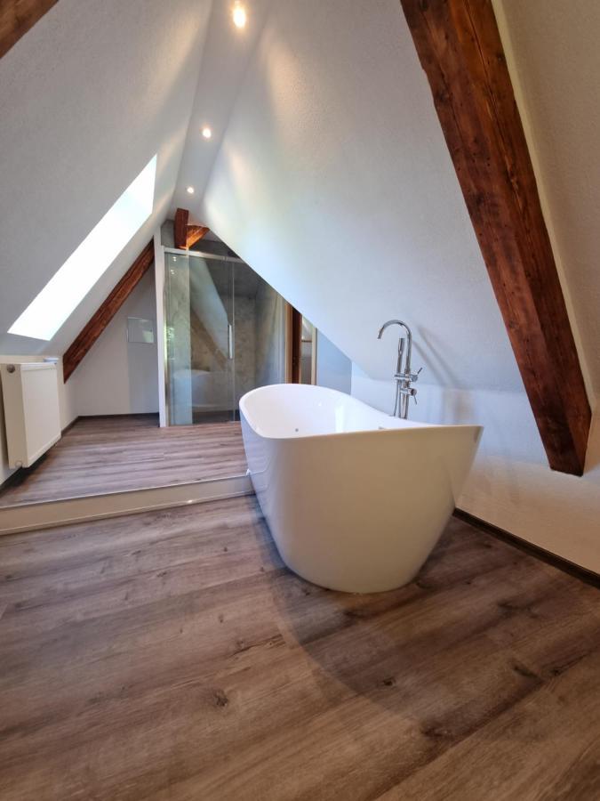 5 Sterne Bahnhoftraum, Appartement "Waldliebe" 133Qm, Grosse Terrasse 70Qm, Qr Code Scannen Fuer Virtuellen Rundgang, Premium Ausstattung Braunfels Kültér fotó